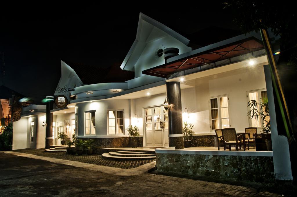 Ipienk House Yogyakarta Otel Dış mekan fotoğraf